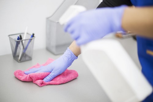 Deodorizing a mattress with baking soda and fresh air